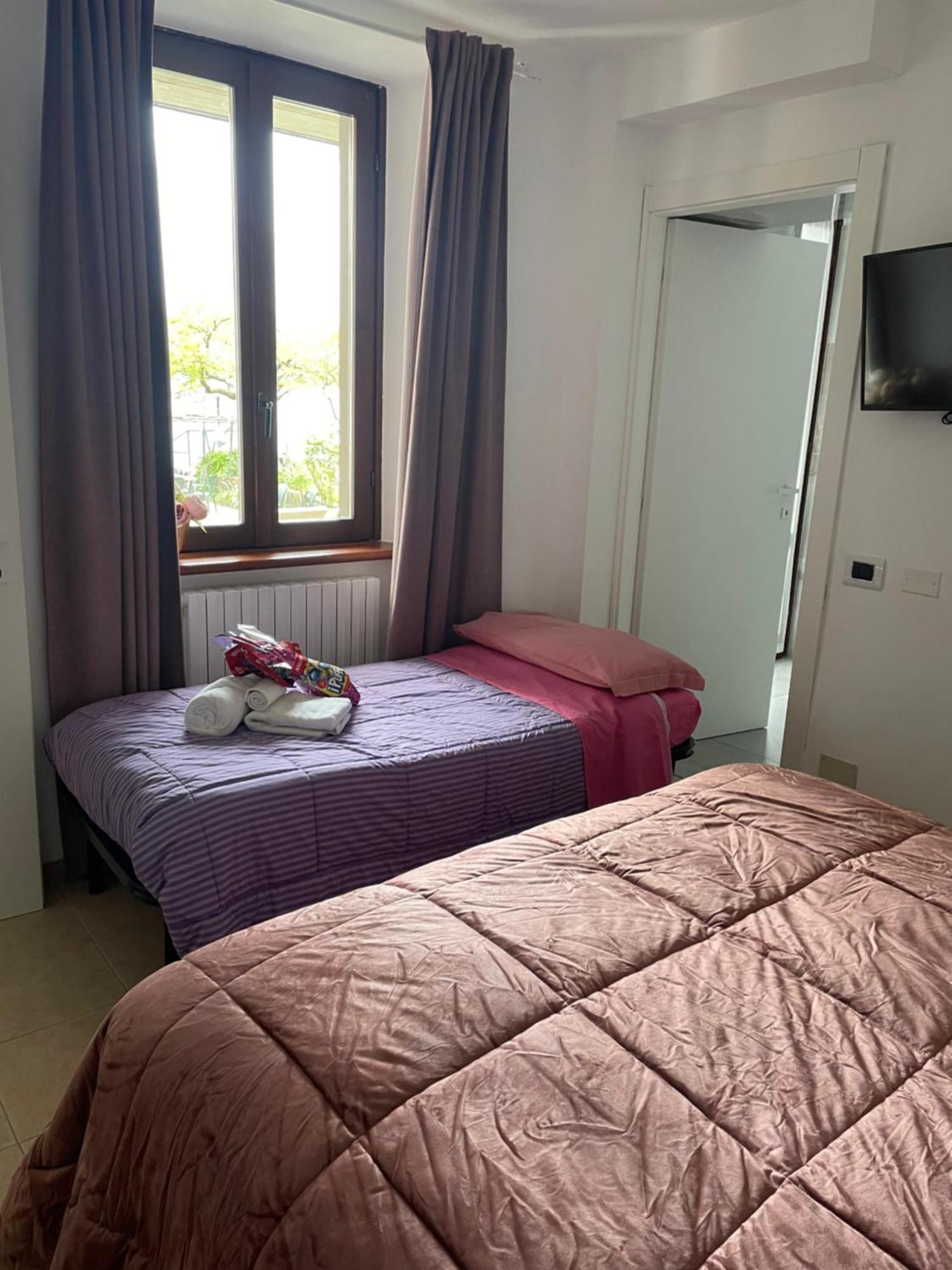 Peonia Apartment - Appartamento Vista Lago Lezzeno Zimmer foto